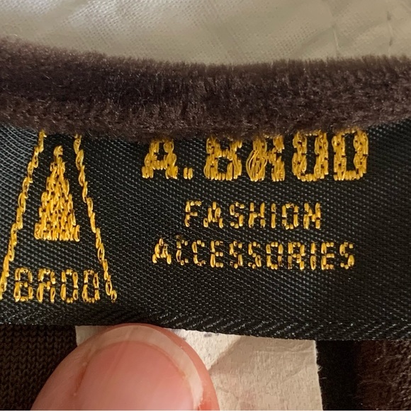 A. Brod vintage cape cover - Picture 5 of 7
